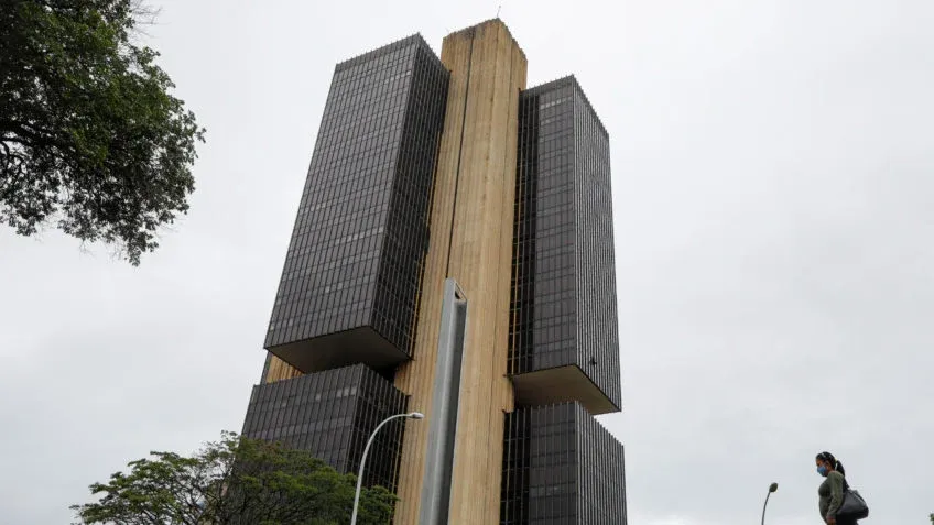 bancos centrais pelo mundo se unem no discurso de juros mais altos por mais tempo d17642ae