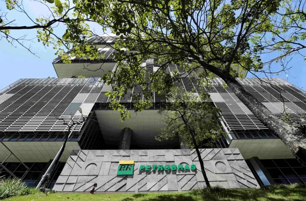 no segundo trimestre petrobras teve um preju zo l quido de r 2 6 bilh es 7ced455c