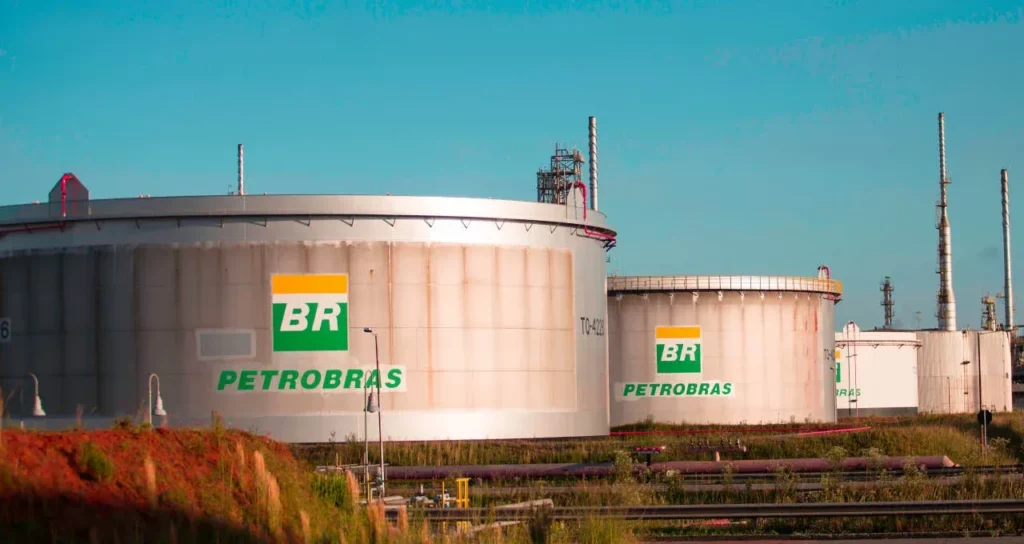 petrobras petr4 assina contratos de afretamento e servi o de us 786 milh es para dois navios da helix ef60b806