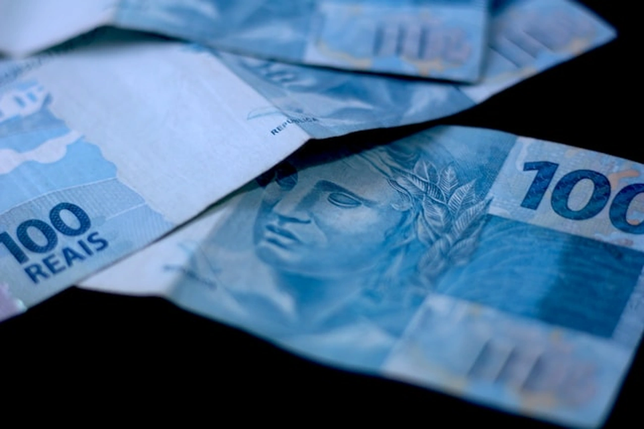 79% dos brasileiros acreditam que economia é feita para favorecer ricos, diz pesquisa