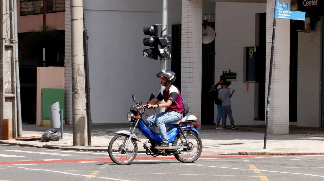 Nova regra para ciclomotores em 2026 exige licenciamento e documentação correta agora